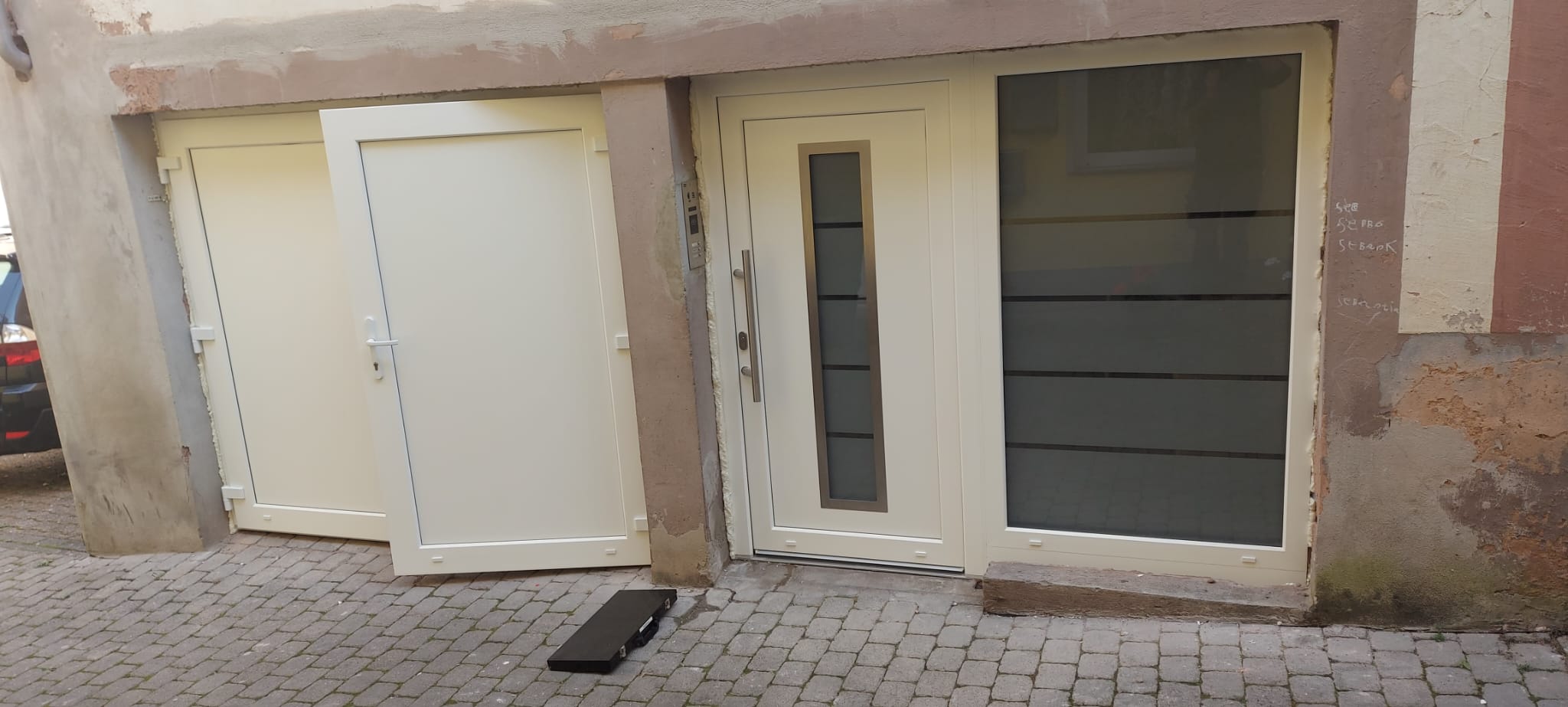 Außentür mit Nebeneingangsgentür